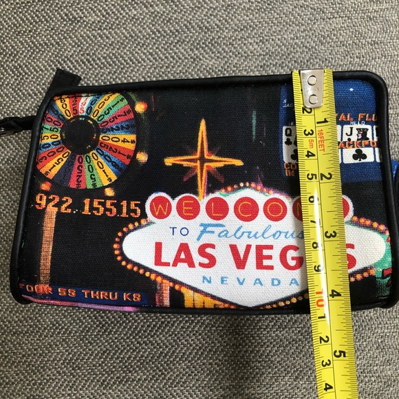 Las Vegas Makeup Bag - Picture 5 of 8